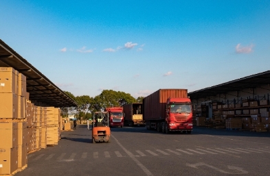 進口貨代作為連接國內(nèi)外市場的橋梁，扮演著舉足輕重的角色
